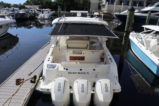 Boston Whaler 350 Realm image