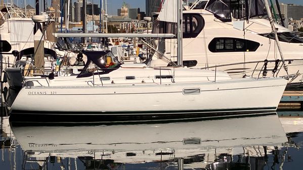 Beneteau Oceanis 321 image