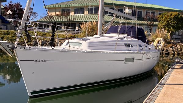 Beneteau Oceanis 321 image