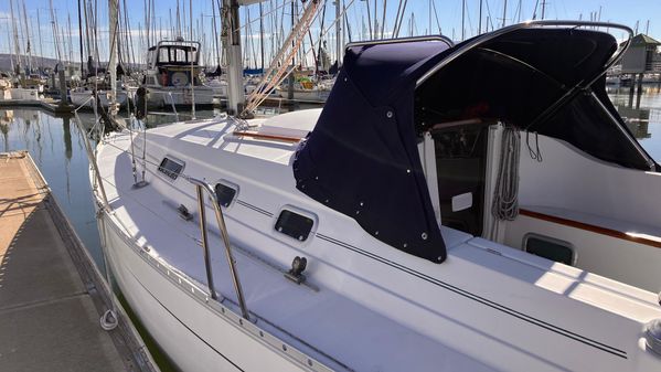 Beneteau Oceanis 321 image