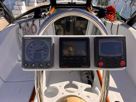 Beneteau Oceanis 321 image