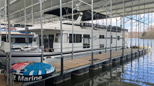 Monticello River Yacht image