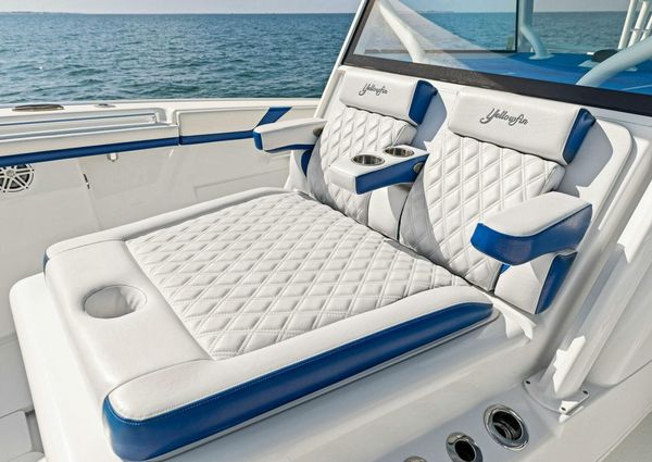 Yellowfin 42 Center Console image