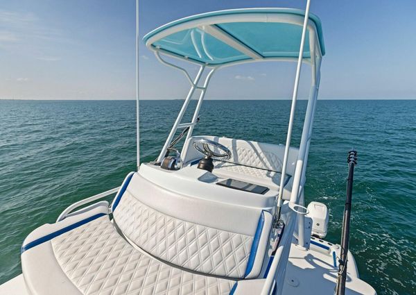 Yellowfin 42 Center Console image