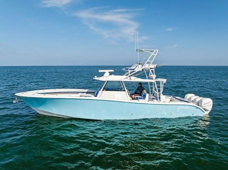 Yellowfin 42 Center Console image