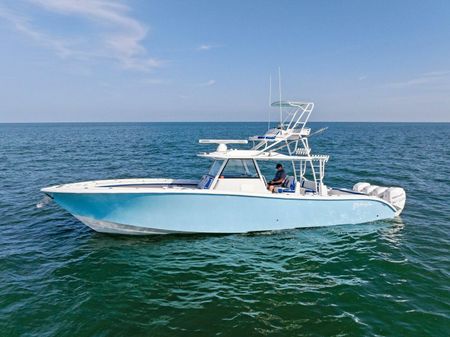 Yellowfin 42 Center Console image