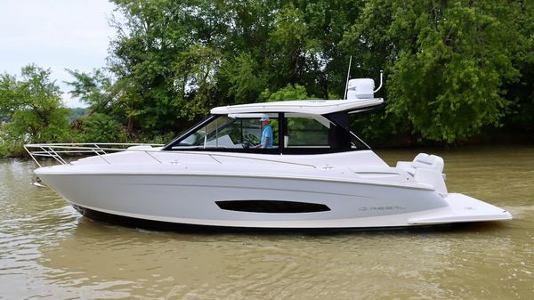 Regal 36 Grande Coupe