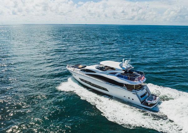 Sunseeker 86 Yacht image