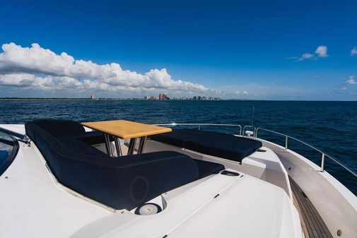 Sunseeker 86 Yacht image