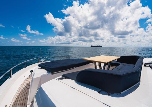 Sunseeker 86 Yacht image