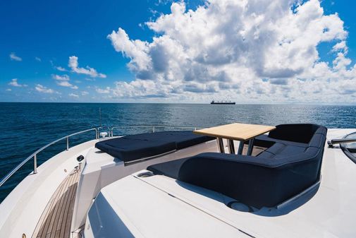 Sunseeker 86 Yacht image