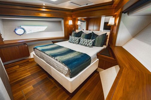 Sunseeker 86 Yacht image