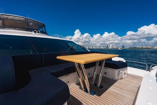 Sunseeker 86 Yacht image