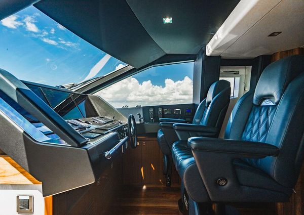 Sunseeker 86 Yacht image