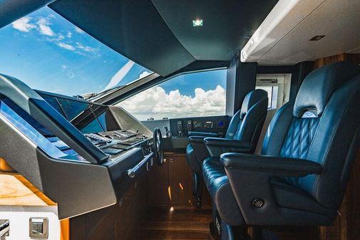 Sunseeker 86 Yacht image