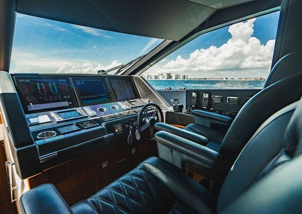 Sunseeker 86 Yacht image