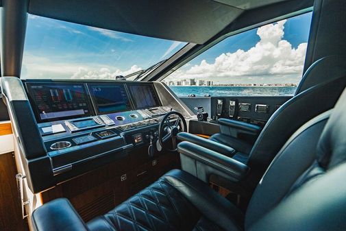 Sunseeker 86 Yacht image