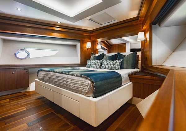 Sunseeker 86 Yacht image