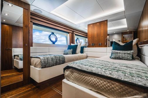 Sunseeker 86 Yacht image