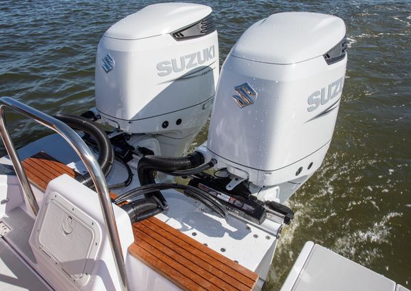 True-north 34-OUTBOARD-EXPRESS image