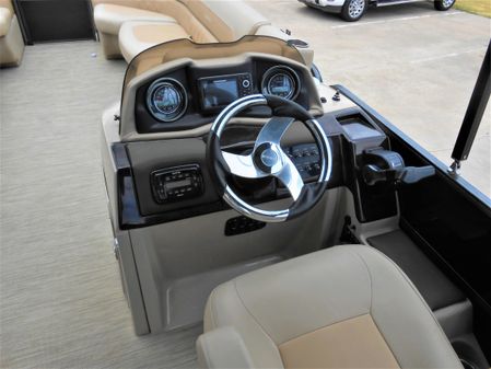 Coach Pontoons 250RF image