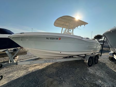 Robalo R200-CENTER-CONSOLE image