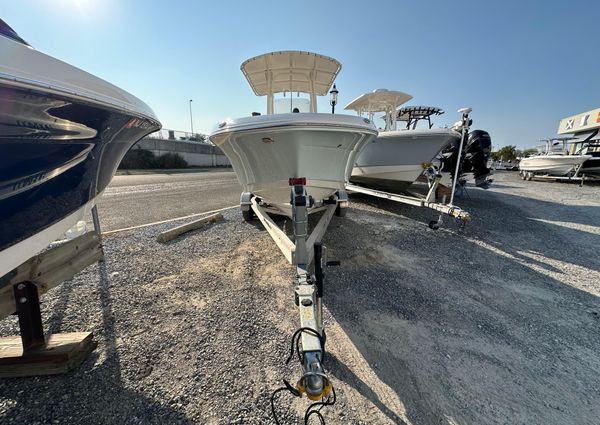 Robalo R200-CENTER-CONSOLE image