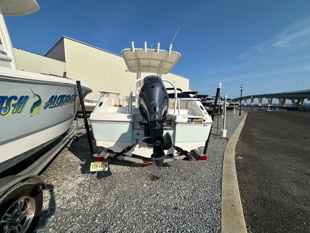 Robalo R200-CENTER-CONSOLE image