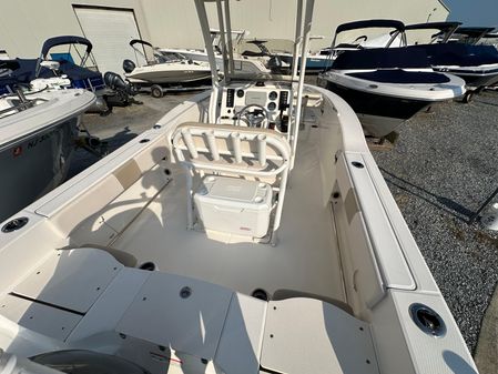 Robalo R200-CENTER-CONSOLE image