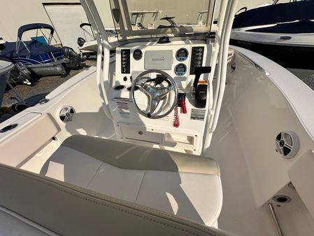 Robalo R200-CENTER-CONSOLE image