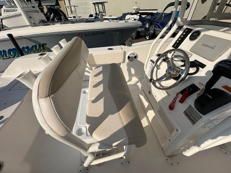 Robalo R200-CENTER-CONSOLE image