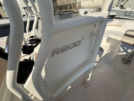 Robalo R200-CENTER-CONSOLE image