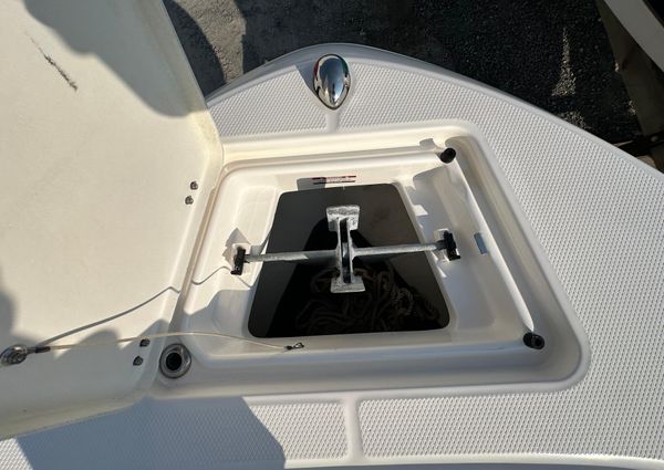 Robalo R200-CENTER-CONSOLE image