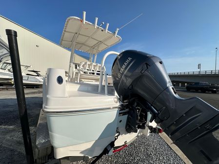 Robalo R200-CENTER-CONSOLE image