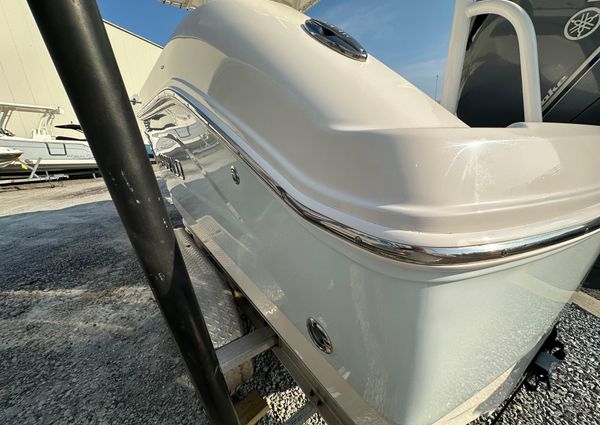 Robalo R200-CENTER-CONSOLE image