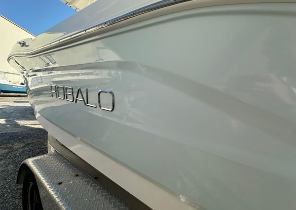 Robalo R200-CENTER-CONSOLE image