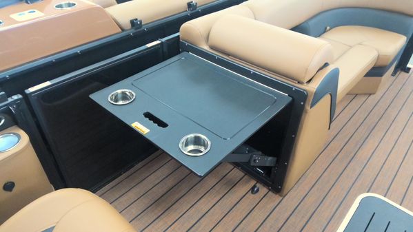 Bentley-pontoons ELITE-223-SWINGBACK image