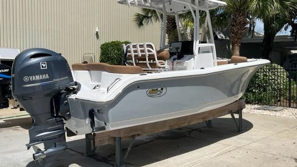 Sea Hunt Ultra 219 