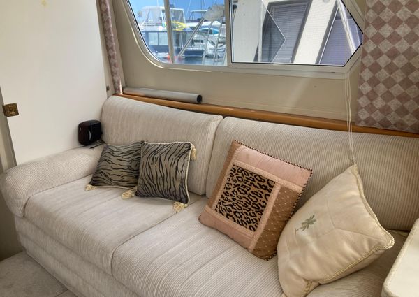 Silverton 322-AFT-CABIN image