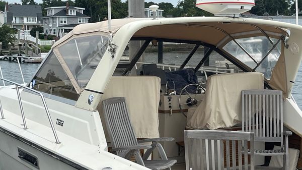 Tiara Yachts 3100 Pursuit 