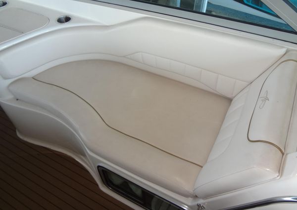 Monterey 302 Cruiser image