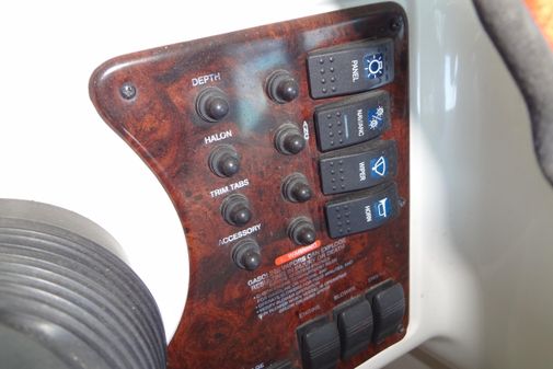 Monterey 302 Cruiser image