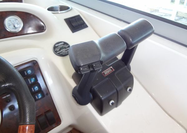 Monterey 302 Cruiser image