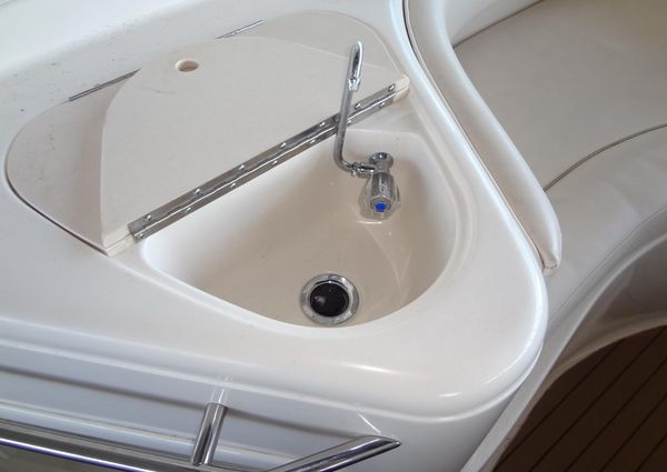 Monterey 302 Cruiser image