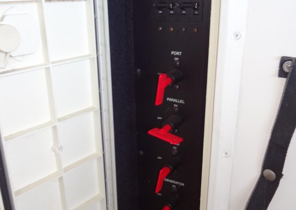 Monterey 302 Cruiser image