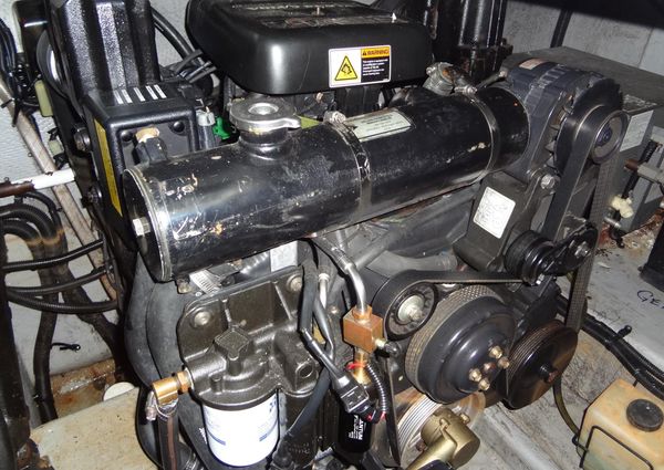 Monterey 302 Cruiser image