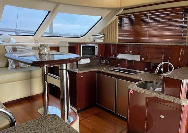 Sea Ray 52 Sedan Bridge image