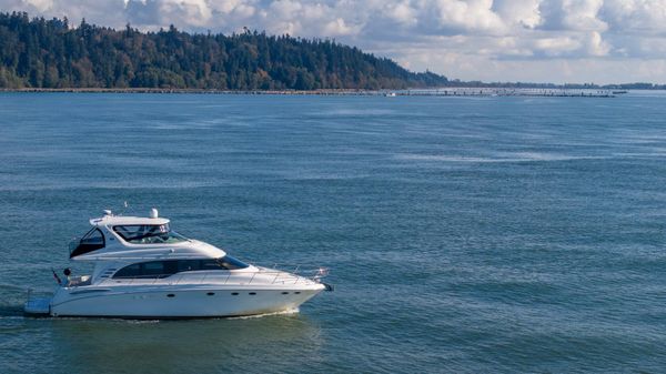 Sea Ray 540 Cockpit Motor Yacht image