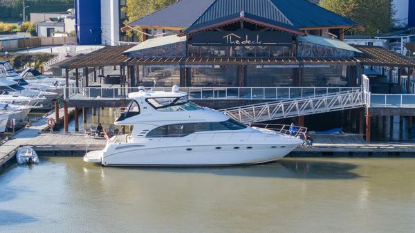 Sea Ray 540 Cockpit Motor Yacht image