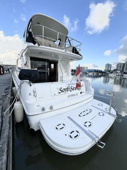 Sea Ray 540 Cockpit Motor Yacht image